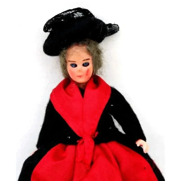 Vintage 1960s Swiss Grey Older Woman Souvenir Costume Doll From Bern - Picture 2 of 6